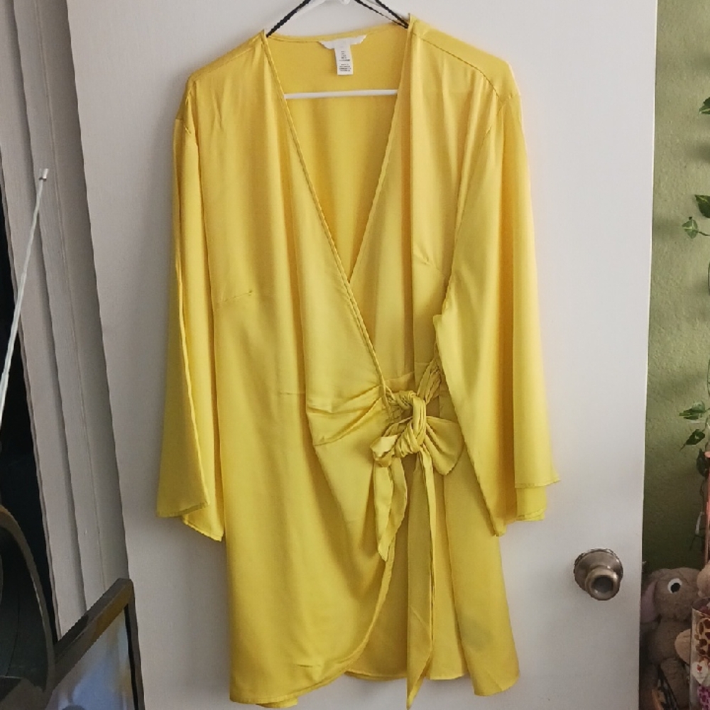 H&M Yelllow SATIN wrap Dress